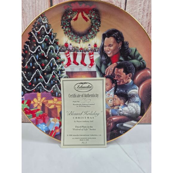 Islandia Intl Blessed Event "Blessed Holiday" 8" diameter Collector Plate - Picture 2 of 2